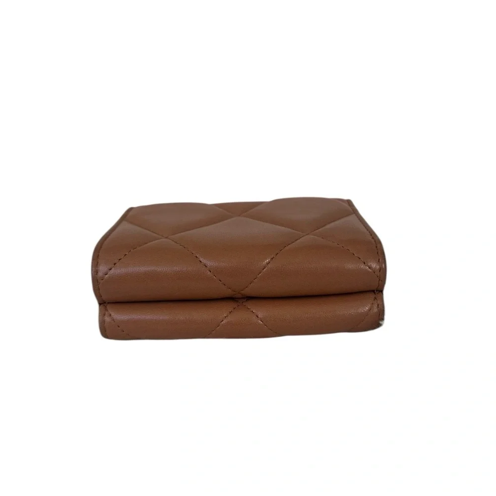 Chanel 19 Trifold Flap Compact Wallet Brown‎